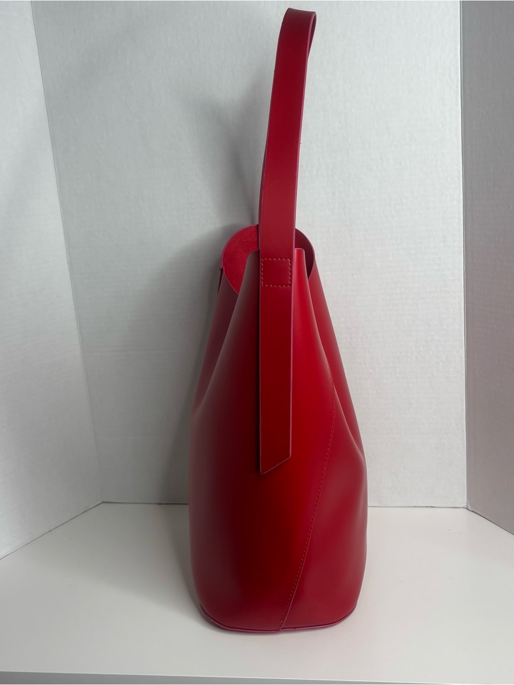 Estee Lauder Red Bucket Shoulder Bag - Picture 5 of 10